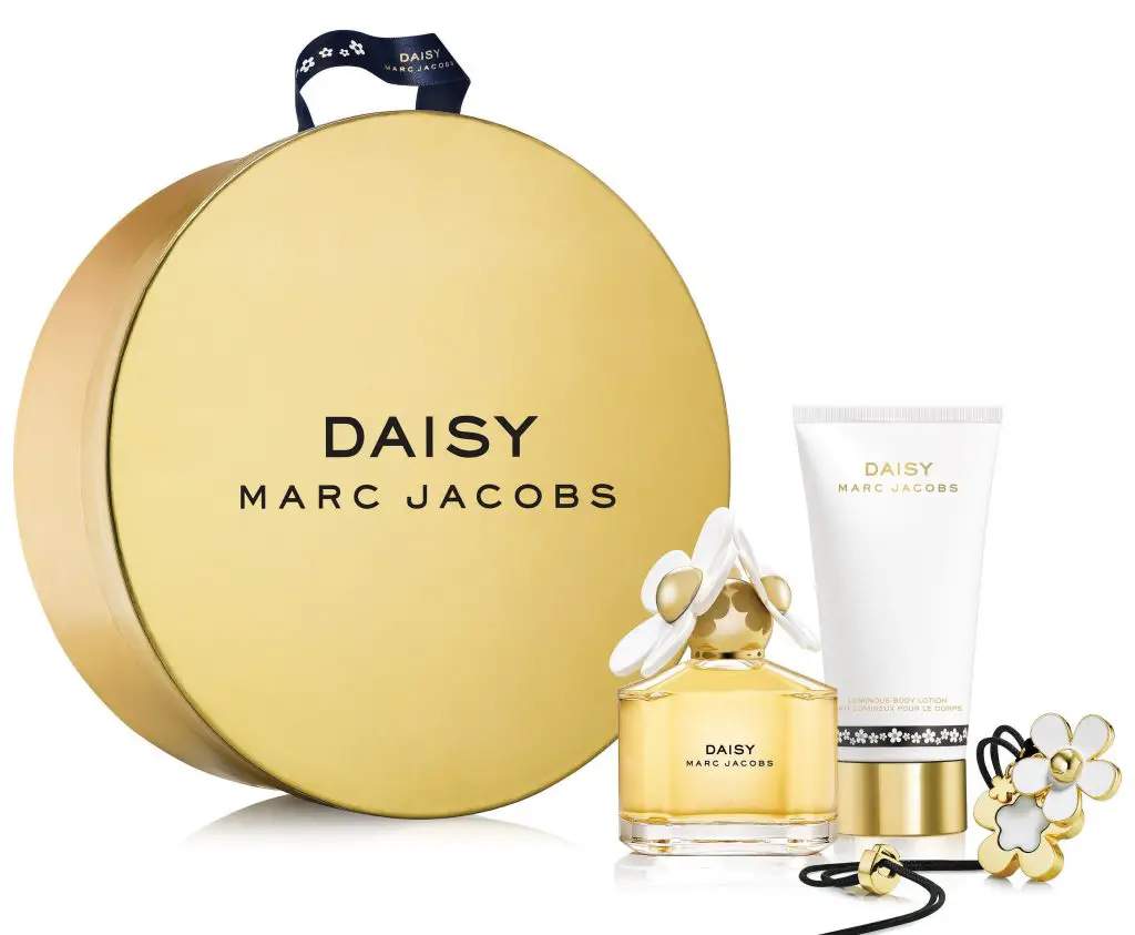 Win a $500 Marc Jacobs Gift Card - ends 11/30 Marc Jacobs Gift Card