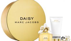 Win a $500 Marc Jacobs Gift Card - ends 11/30