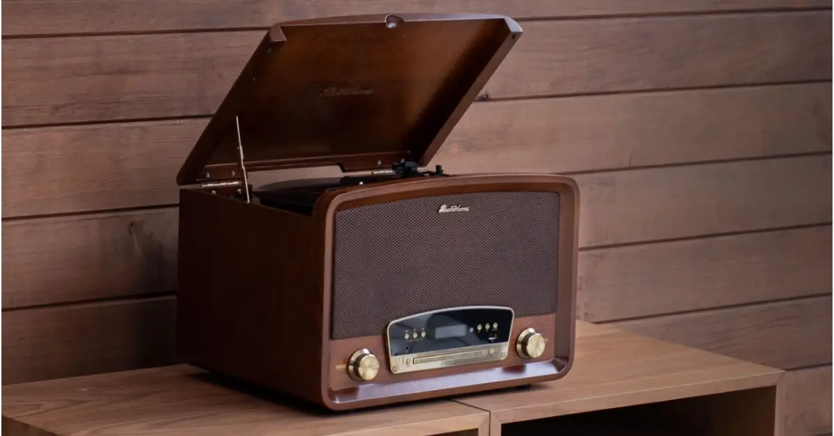 Electrohome Kingston Record Player Giveaway